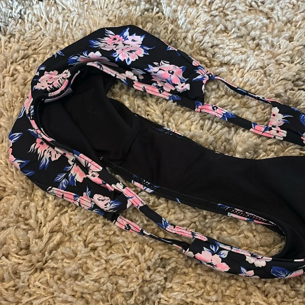 xhilaration women’s floral bikini bottom - Picture 4 of 5